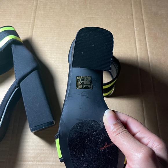 Heels - Picture 3 of 4